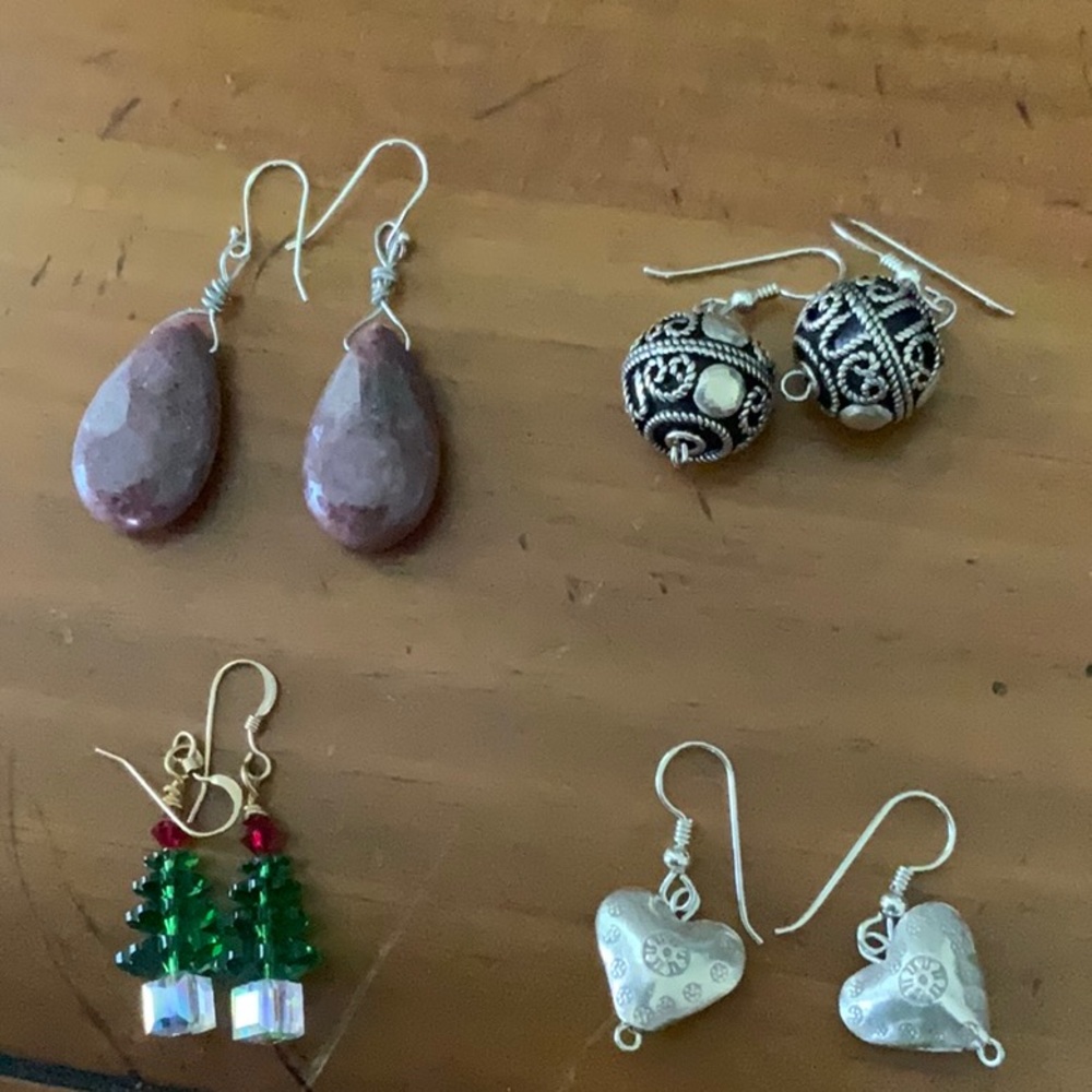 Set of 4 pair of earrings